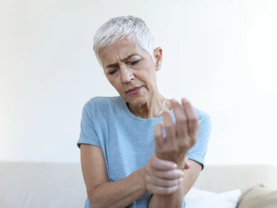 Kemik Erimesi Osteoporoz Neden Olur? Kemik Erimesi Belirtileri Nelerdir?